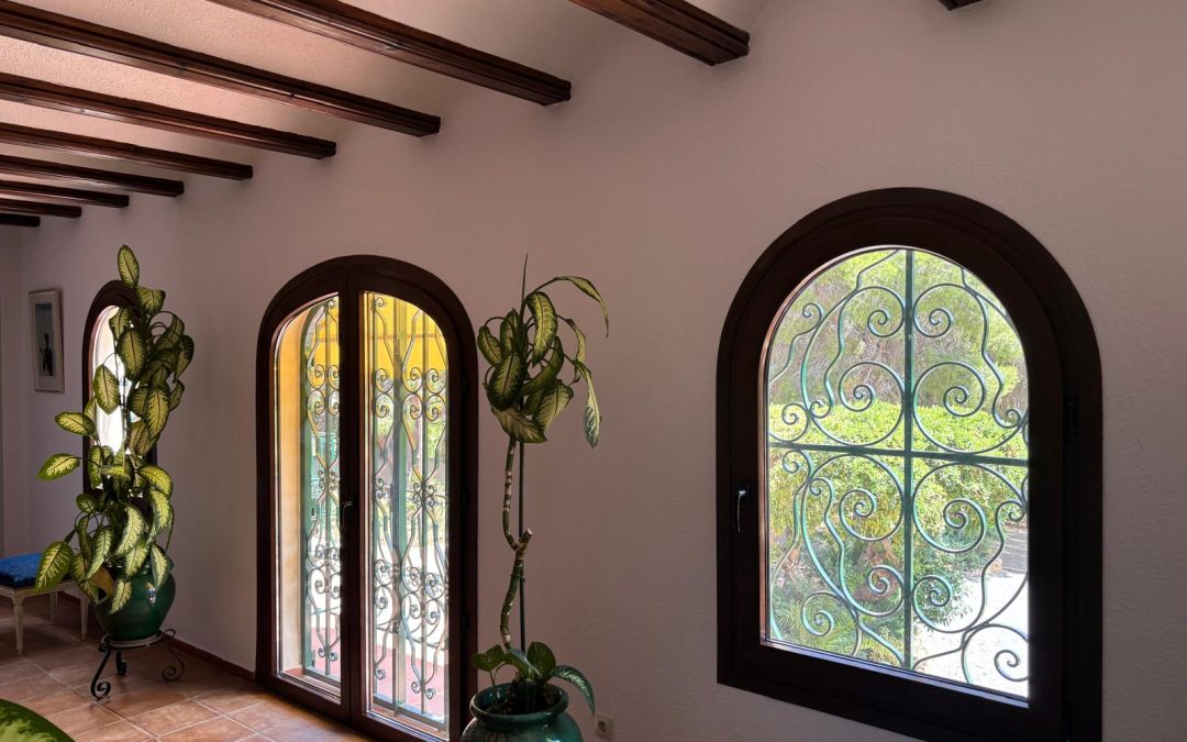Ventanas y Puertas con Diseño Curvado